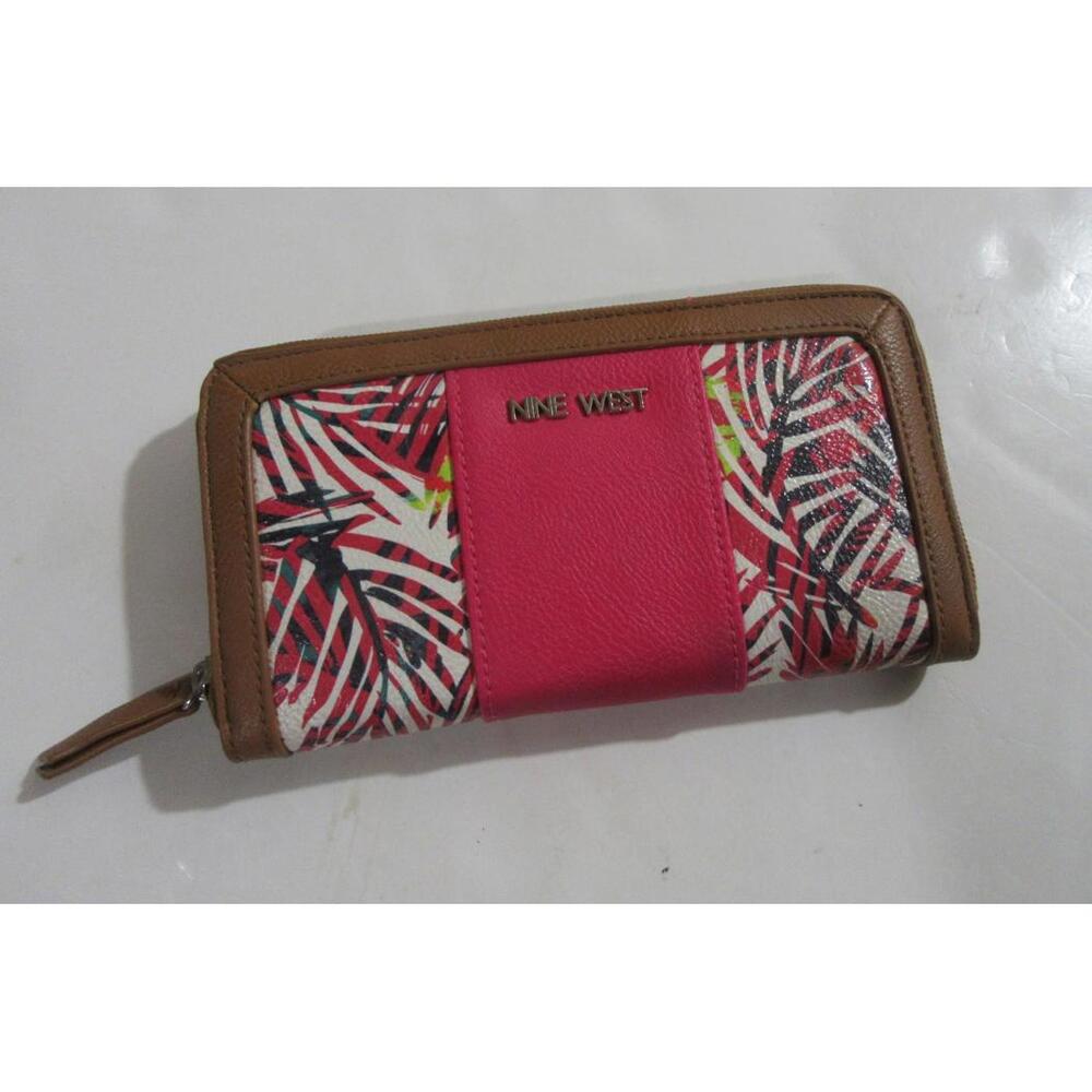 Nine West Zip Around Wallet Beige and Pink Floral NWOT